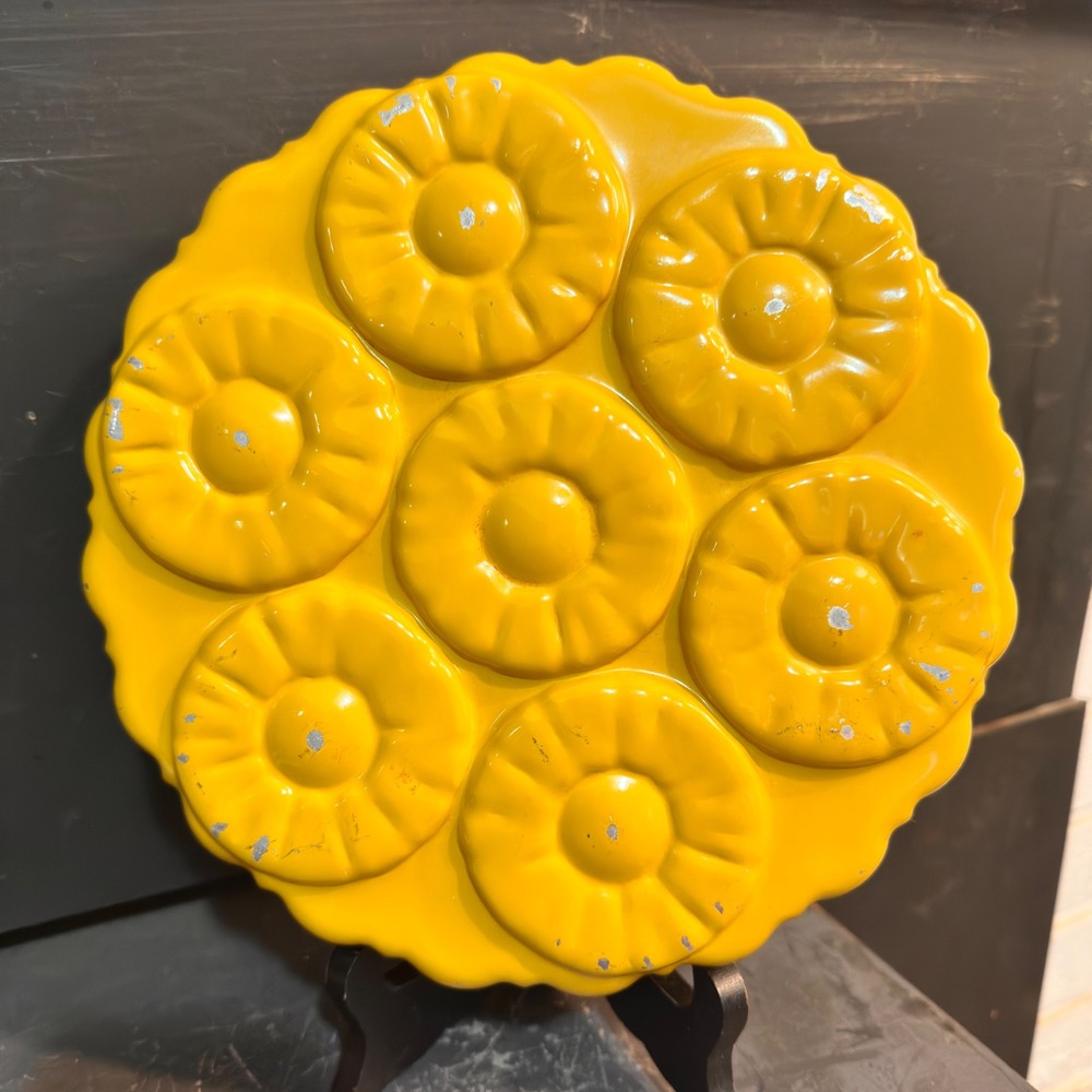 Vintage‎ Cake Pan Metal Mold Upside Down Pineapple Design Yellow